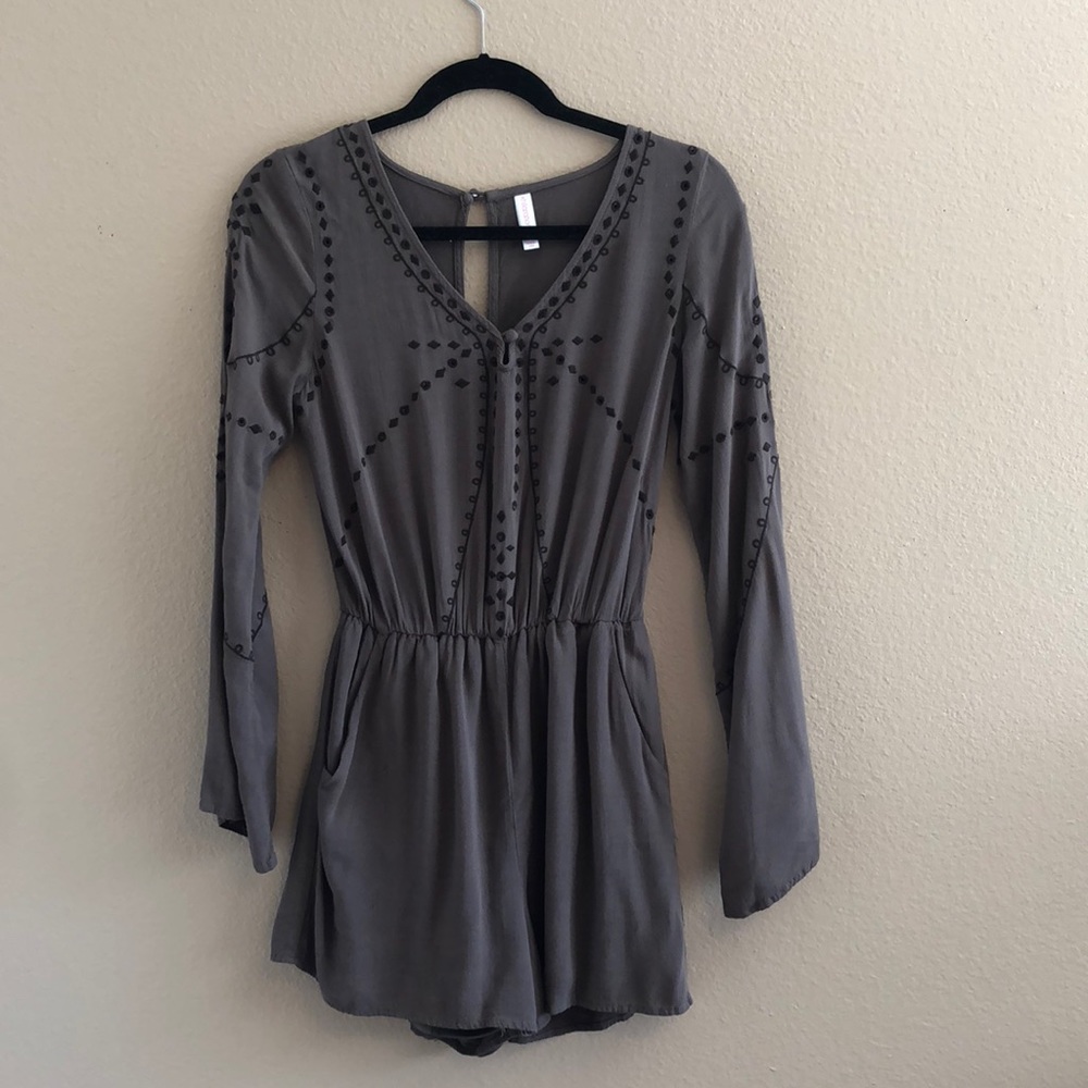 Super cute army green romper!